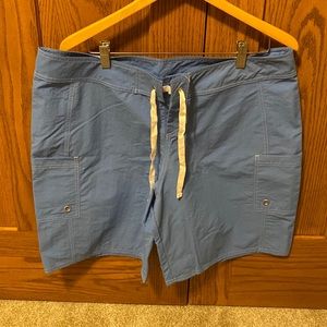 Tommy Bahama NWT blue XL board shorts